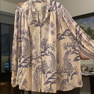Free people flowy top!